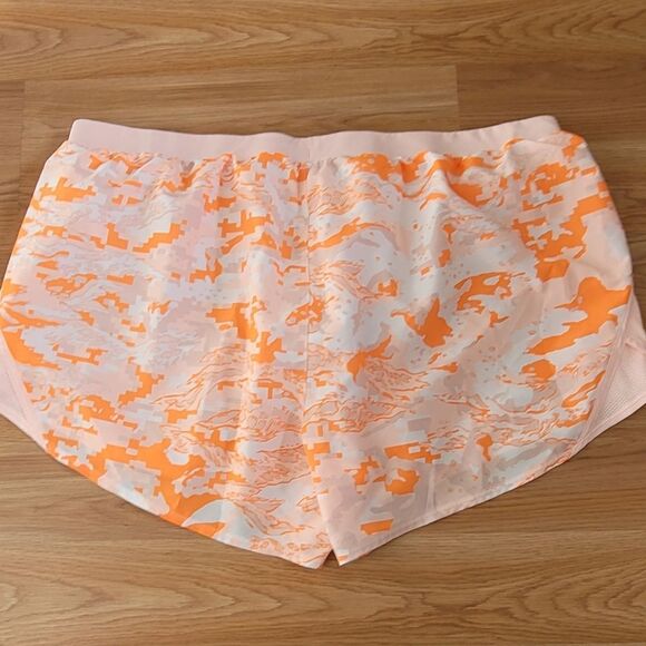 NWOT Under Armour Women's activewear lined Shorts Plus size 3XL - Picture 8 of 12